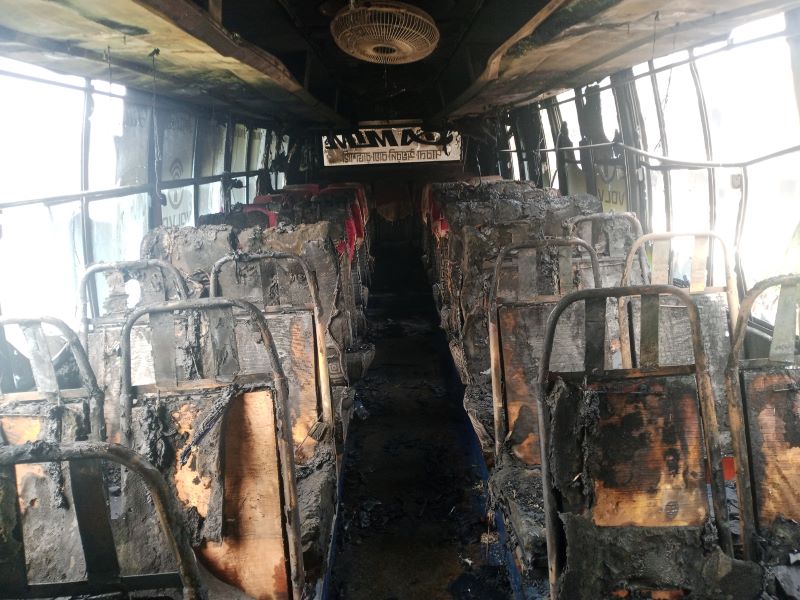 Febuary (Naeem) 25/Pabna Fire Bus.jpg